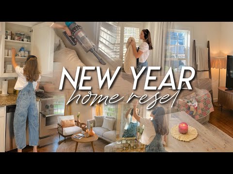 NEW YEAR HOME RESET | taking down Christmas decor, decluttering, & organizing our house for 2025 🫧