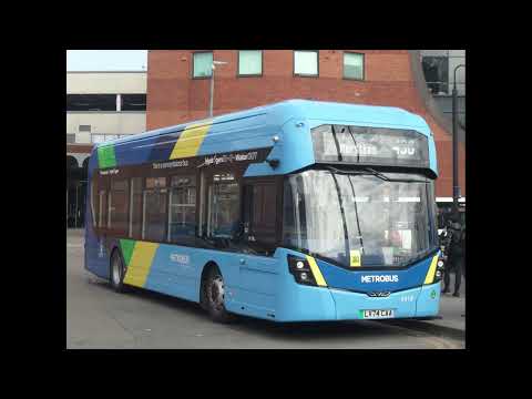 Brand NEW Wright GB Kite Hydroliner Metrobus Crawley 6418 LV74CAA on 430 Sits at Redhill Bus Station