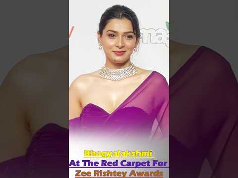 Bhagya Lakshmi Stuns on the Red Carpet of Zee Rishtey Awards 2025