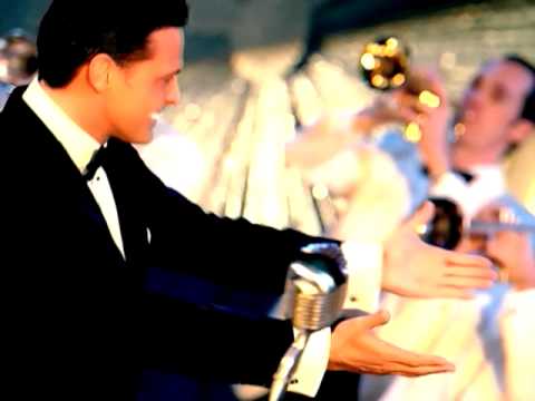 Luis Miguel - "Santa Claus Llego A La Ciudad" (Santa Claus Is Coming To Town) (Video Oficial)