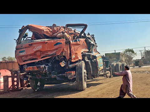 Stunning Restoration Of a Wrecked Truck After a Dangerous Accident