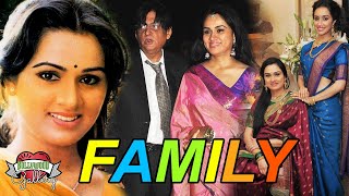 Padmini Kolhapure Family With Parents, Husband, Son, Sister and Career